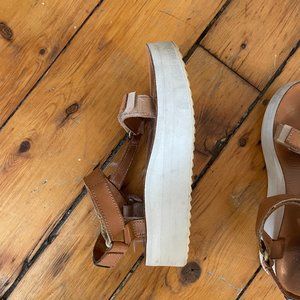 Leather platform Tevas 39/8